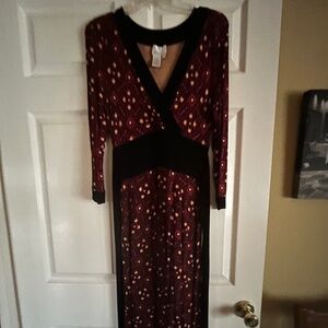 Donna Morgan Jersey Dress, Beautiful colors of gold, red and black Size 6
